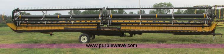 image for item A8736 2008 New Holland 94C draper head