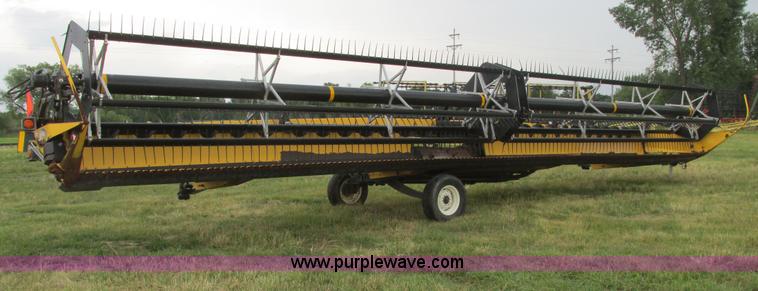 image for item A8736 2008 New Holland 94C draper head