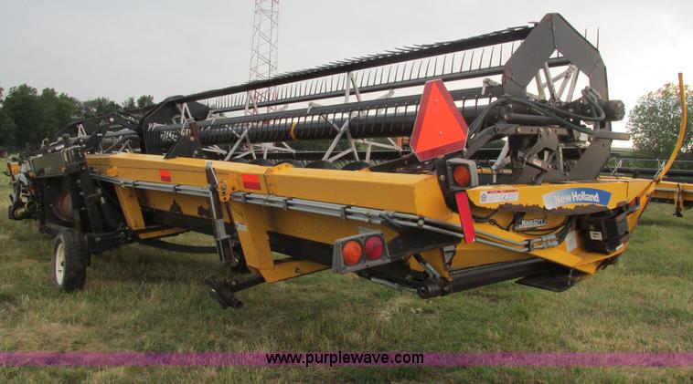 image for item A8736 2008 New Holland 94C draper head