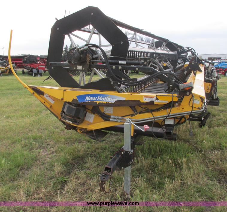 image for item A8736 2008 New Holland 94C draper head