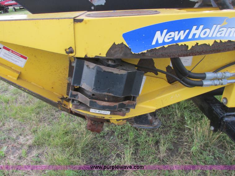 image for item A8736 2008 New Holland 94C draper head