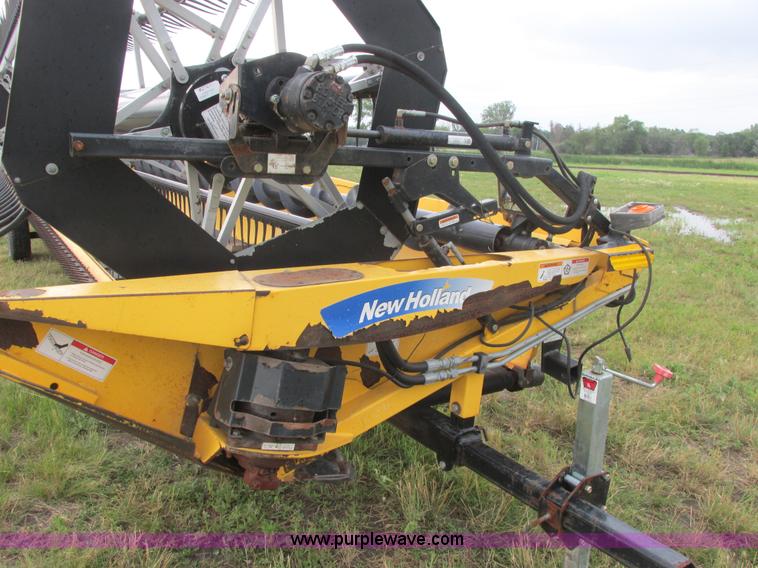image for item A8736 2008 New Holland 94C draper head