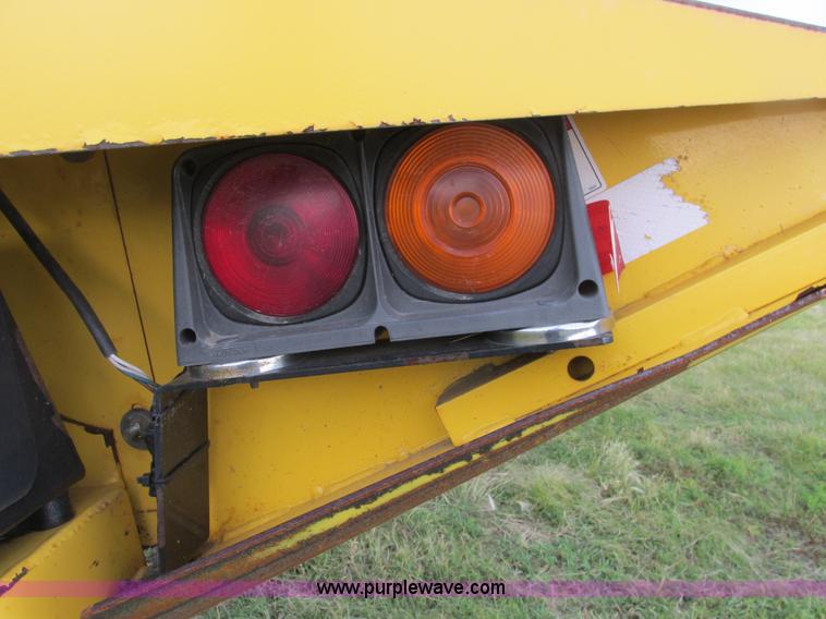 image for item A8736 2008 New Holland 94C draper head