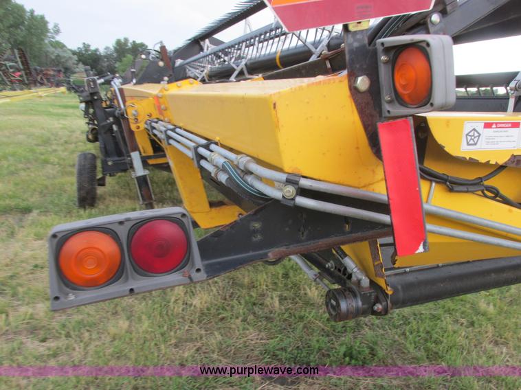 image for item A8736 2008 New Holland 94C draper head