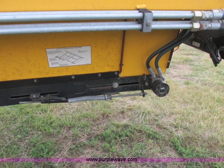 image for item A8736 2008 New Holland 94C draper head