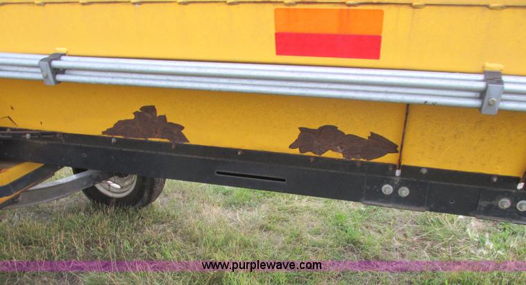 image for item A8736 2008 New Holland 94C draper head