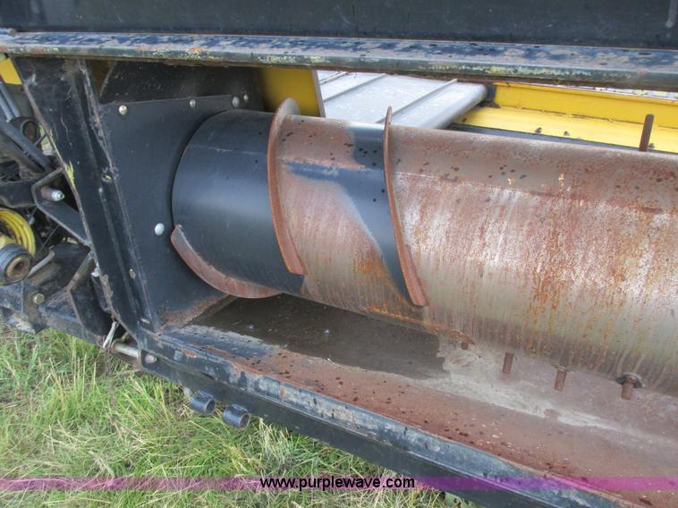 image for item A8736 2008 New Holland 94C draper head