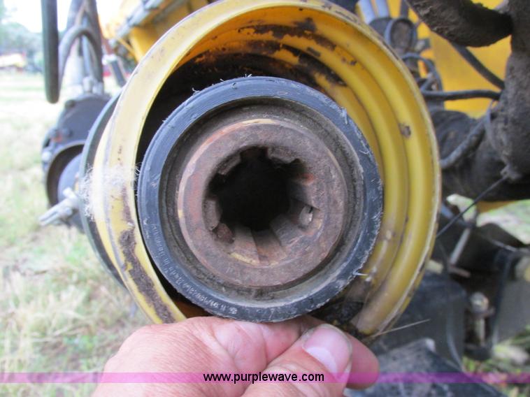image for item A8736 2008 New Holland 94C draper head