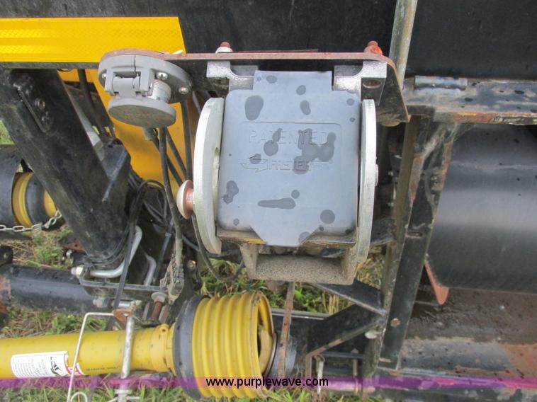 image for item A8736 2008 New Holland 94C draper head