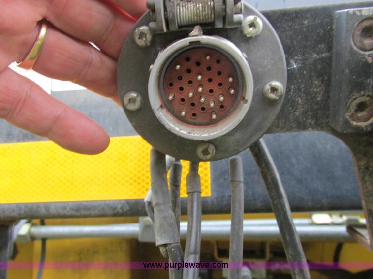 image for item A8736 2008 New Holland 94C draper head