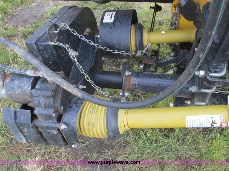 image for item A8736 2008 New Holland 94C draper head