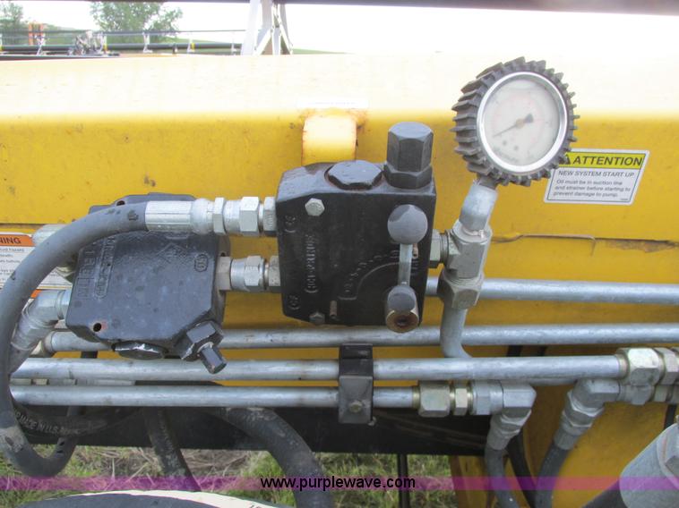 image for item A8736 2008 New Holland 94C draper head