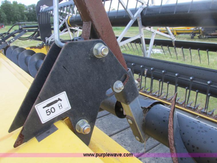 image for item A8736 2008 New Holland 94C draper head