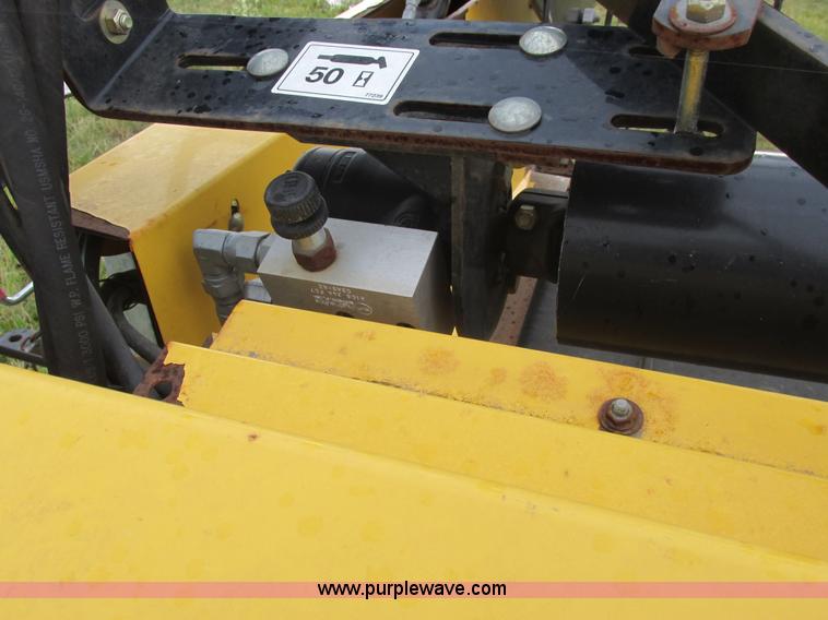 image for item A8736 2008 New Holland 94C draper head