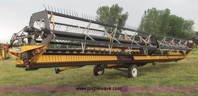 image for item A8737 2008 New Holland 94C draper head