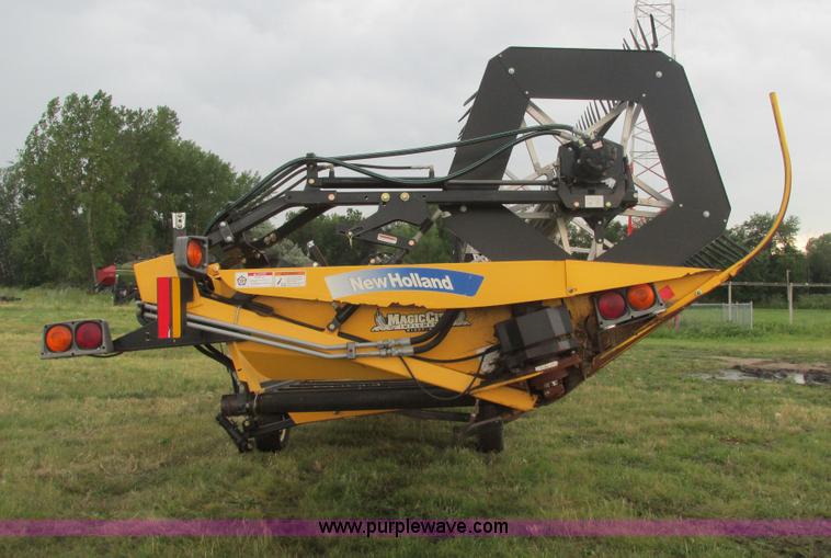 image for item A8737 2008 New Holland 94C draper head