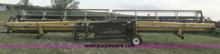 image for item A8737 2008 New Holland 94C draper head