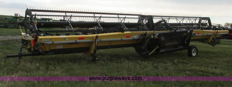 image for item A8737 2008 New Holland 94C draper head