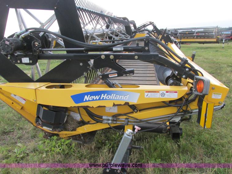 image for item A8737 2008 New Holland 94C draper head