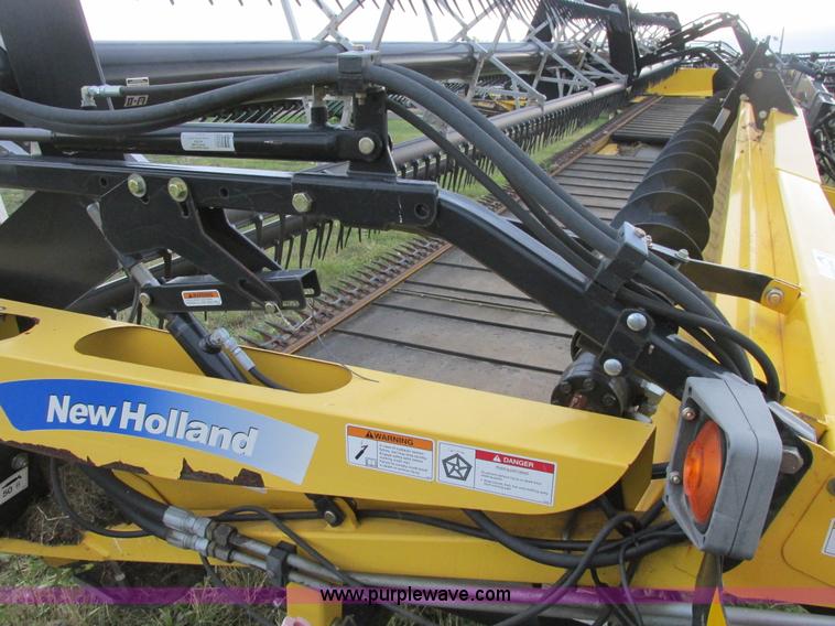 image for item A8737 2008 New Holland 94C draper head