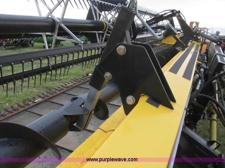 image for item A8737 2008 New Holland 94C draper head