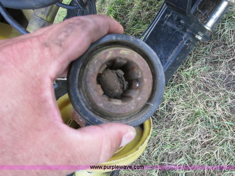 image for item A8737 2008 New Holland 94C draper head