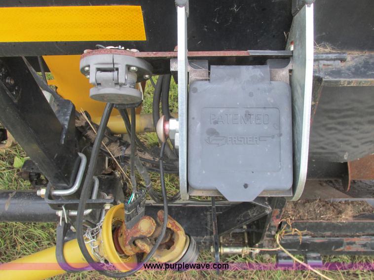 image for item A8737 2008 New Holland 94C draper head