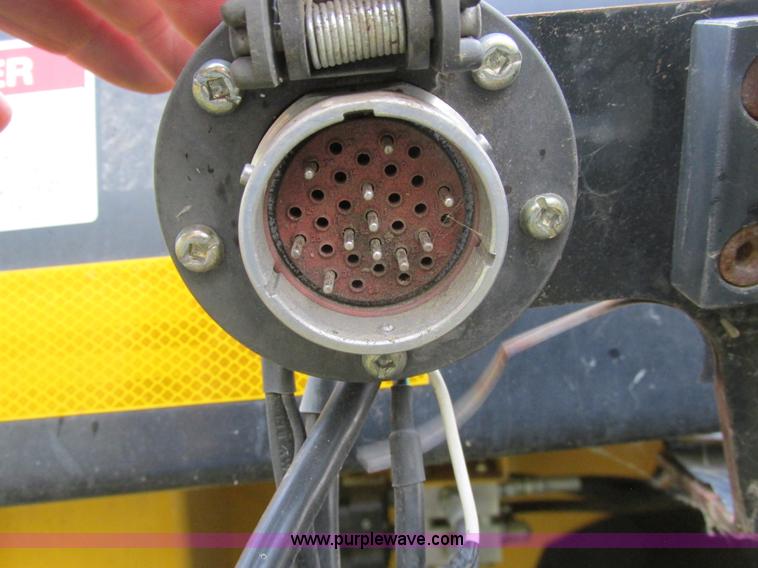 image for item A8737 2008 New Holland 94C draper head