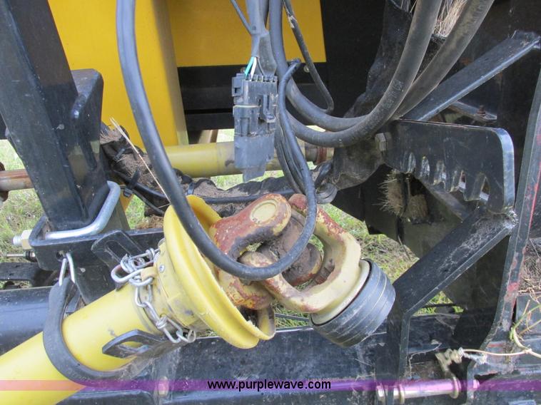image for item A8737 2008 New Holland 94C draper head