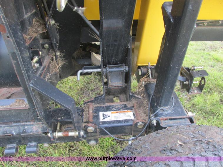 image for item A8737 2008 New Holland 94C draper head