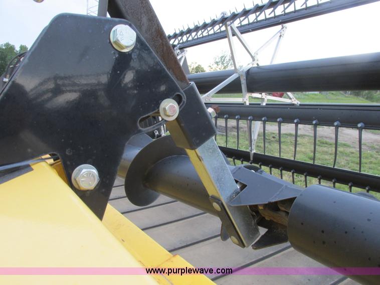 image for item A8737 2008 New Holland 94C draper head