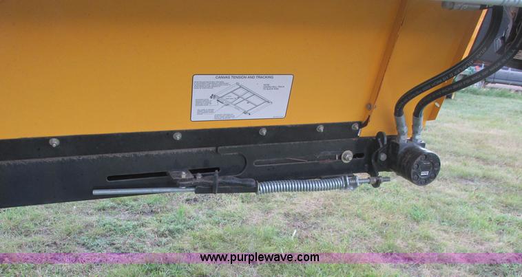 image for item A8737 2008 New Holland 94C draper head