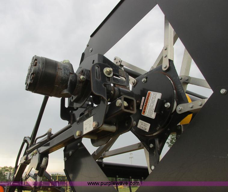 image for item A8737 2008 New Holland 94C draper head