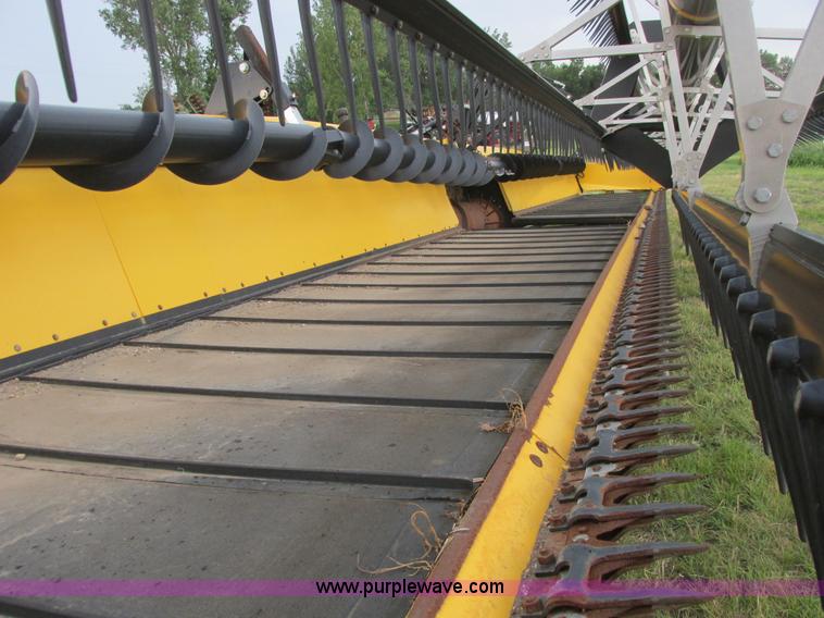 image for item A8737 2008 New Holland 94C draper head