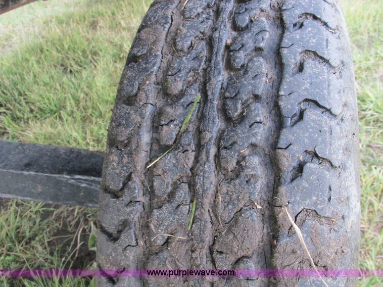 image for item A8737 2008 New Holland 94C draper head