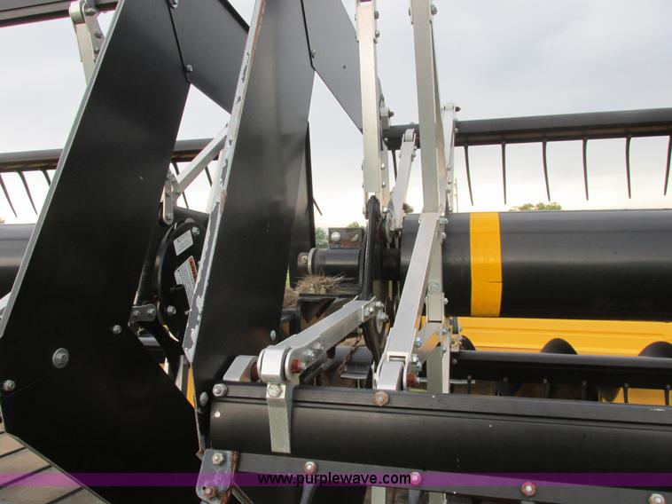 image for item A8737 2008 New Holland 94C draper head