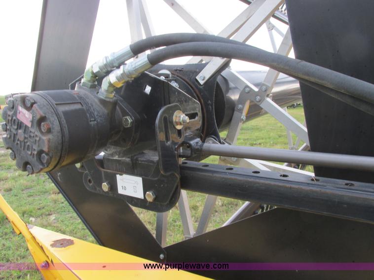 image for item A8737 2008 New Holland 94C draper head