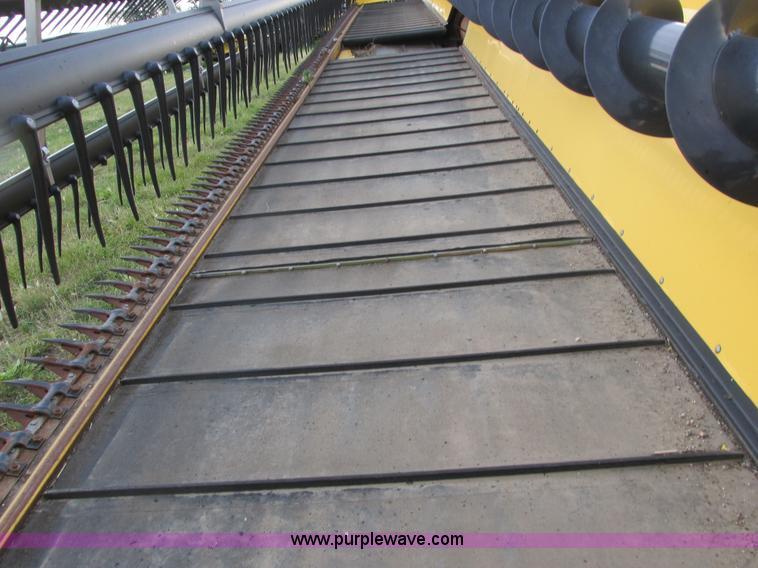 image for item A8737 2008 New Holland 94C draper head