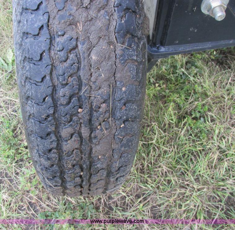 image for item A8737 2008 New Holland 94C draper head