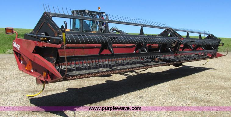 image for item A8738 1999 Case IH 1042 draper head