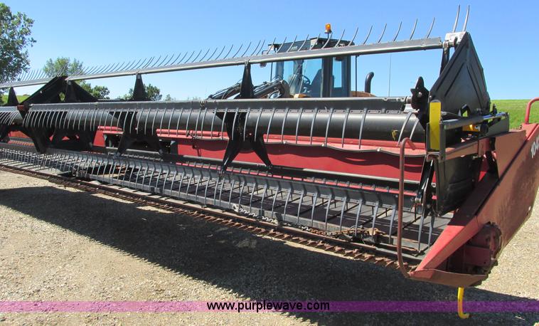 image for item A8738 1999 Case IH 1042 draper head