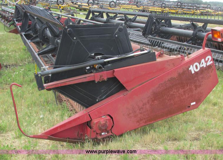 image for item A8738 1999 Case IH 1042 draper head