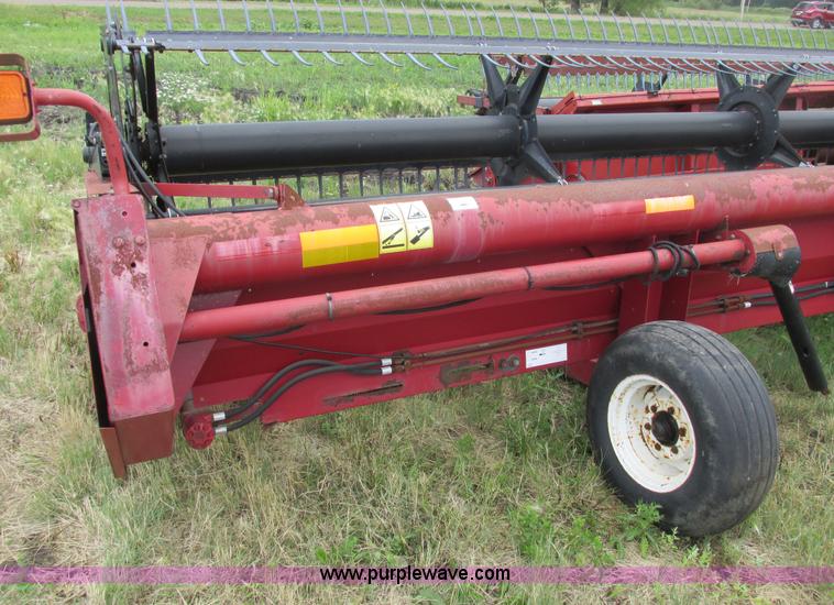 image for item A8738 1999 Case IH 1042 draper head