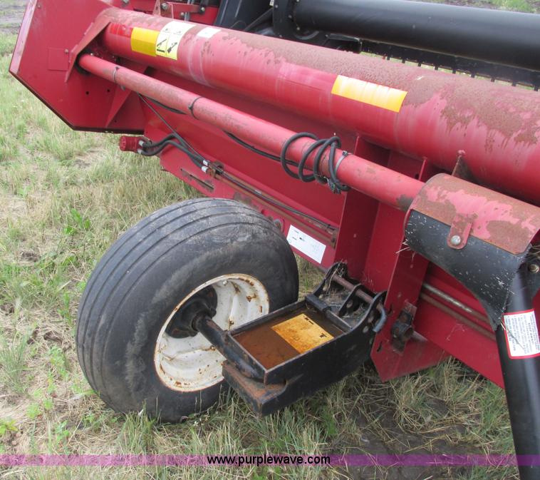image for item A8738 1999 Case IH 1042 draper head