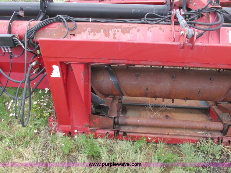 image for item A8738 1999 Case IH 1042 draper head
