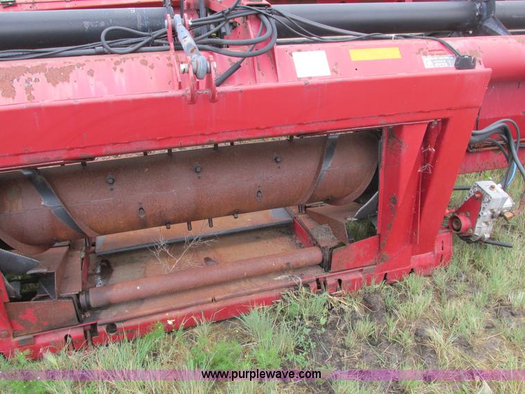 image for item A8738 1999 Case IH 1042 draper head
