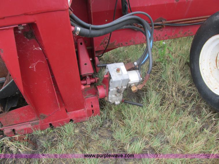 image for item A8738 1999 Case IH 1042 draper head