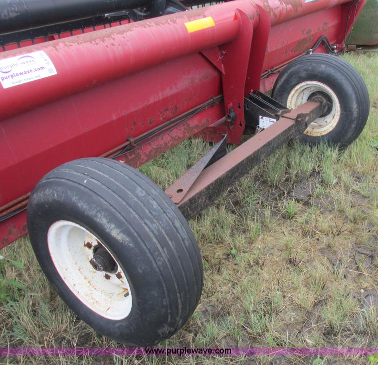 image for item A8738 1999 Case IH 1042 draper head