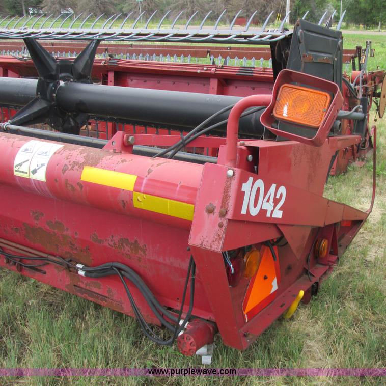image for item A8738 1999 Case IH 1042 draper head