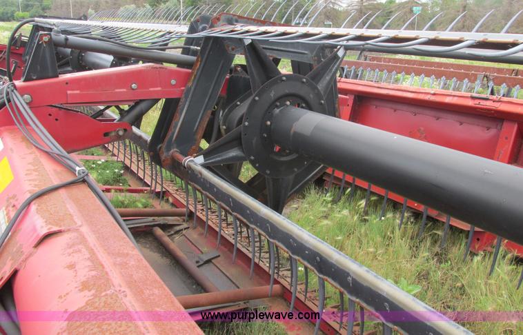 image for item A8738 1999 Case IH 1042 draper head